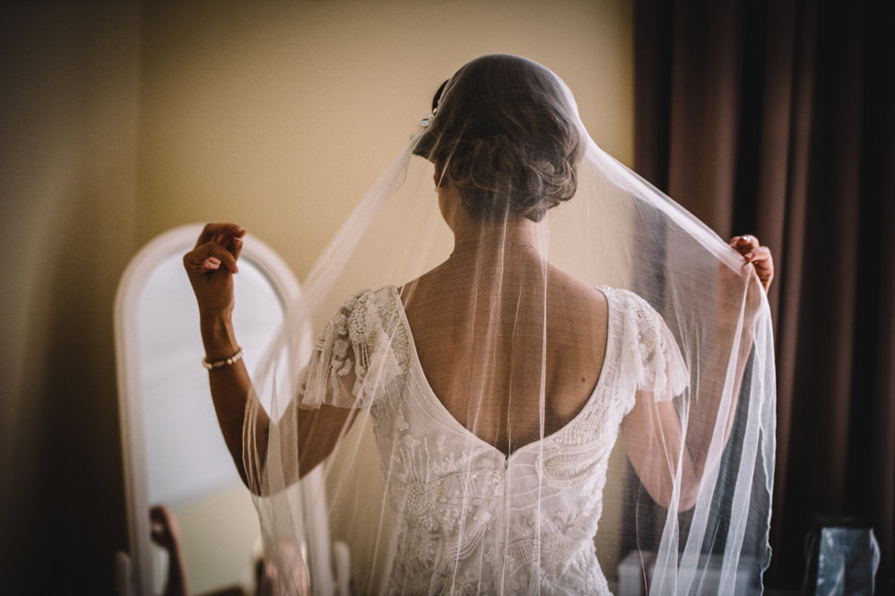 kelly spence 20s wedding veil photography